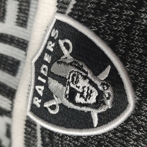 Las Vegas Raiders beanie - Picture 2 of 8